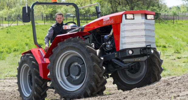 Ifjú titán a nemzetközi óriások között: újra van magyar traktor a piacon